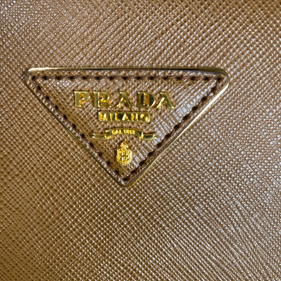 New Prada Galleria Saffiano Leather LARGE Bag NEW! - Picture 5 of 14